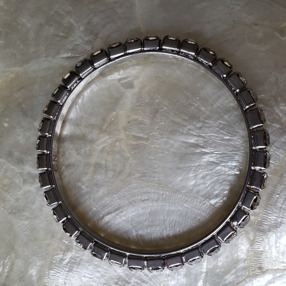 Vintage Graziano CN clear rhinestone bangle bracelet. - Picture 4 of 5